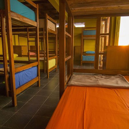 One Tree Hill - Hostel Labuan Bajo Buitenkant foto