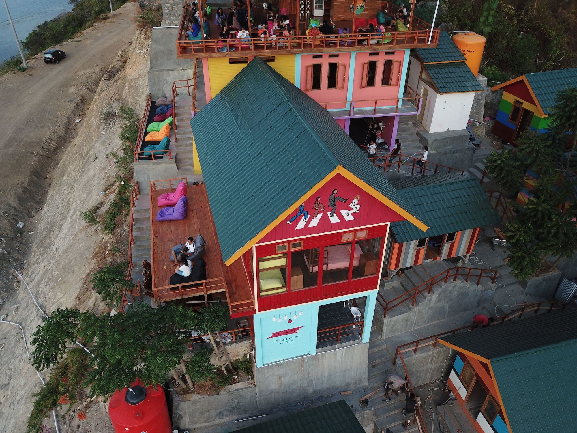 One Tree Hill - Hostel Labuan Bajo Buitenkant foto