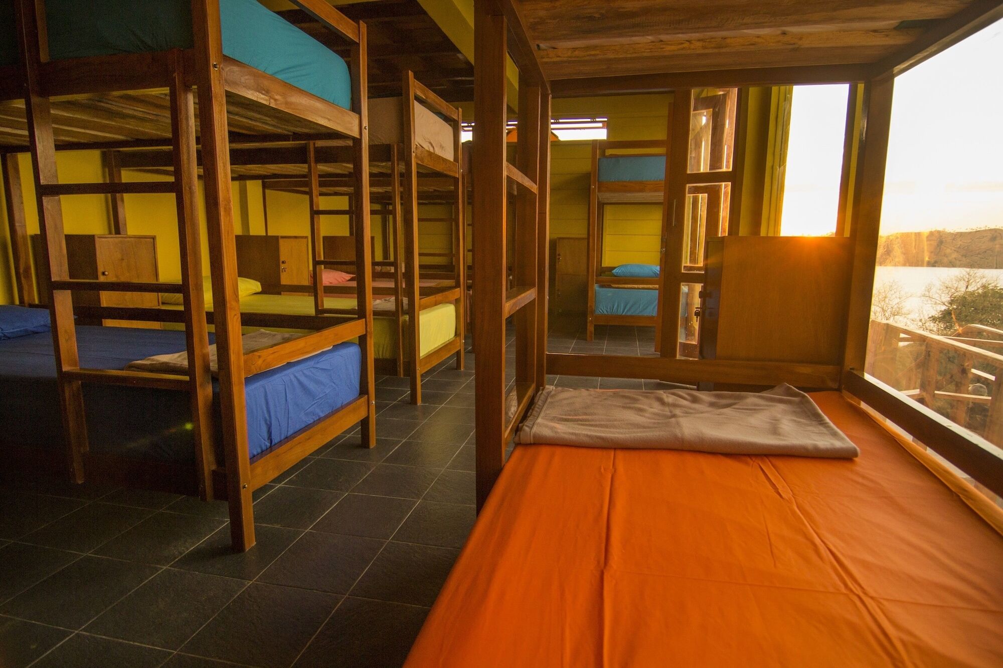 One Tree Hill - Hostel Labuan Bajo Buitenkant foto